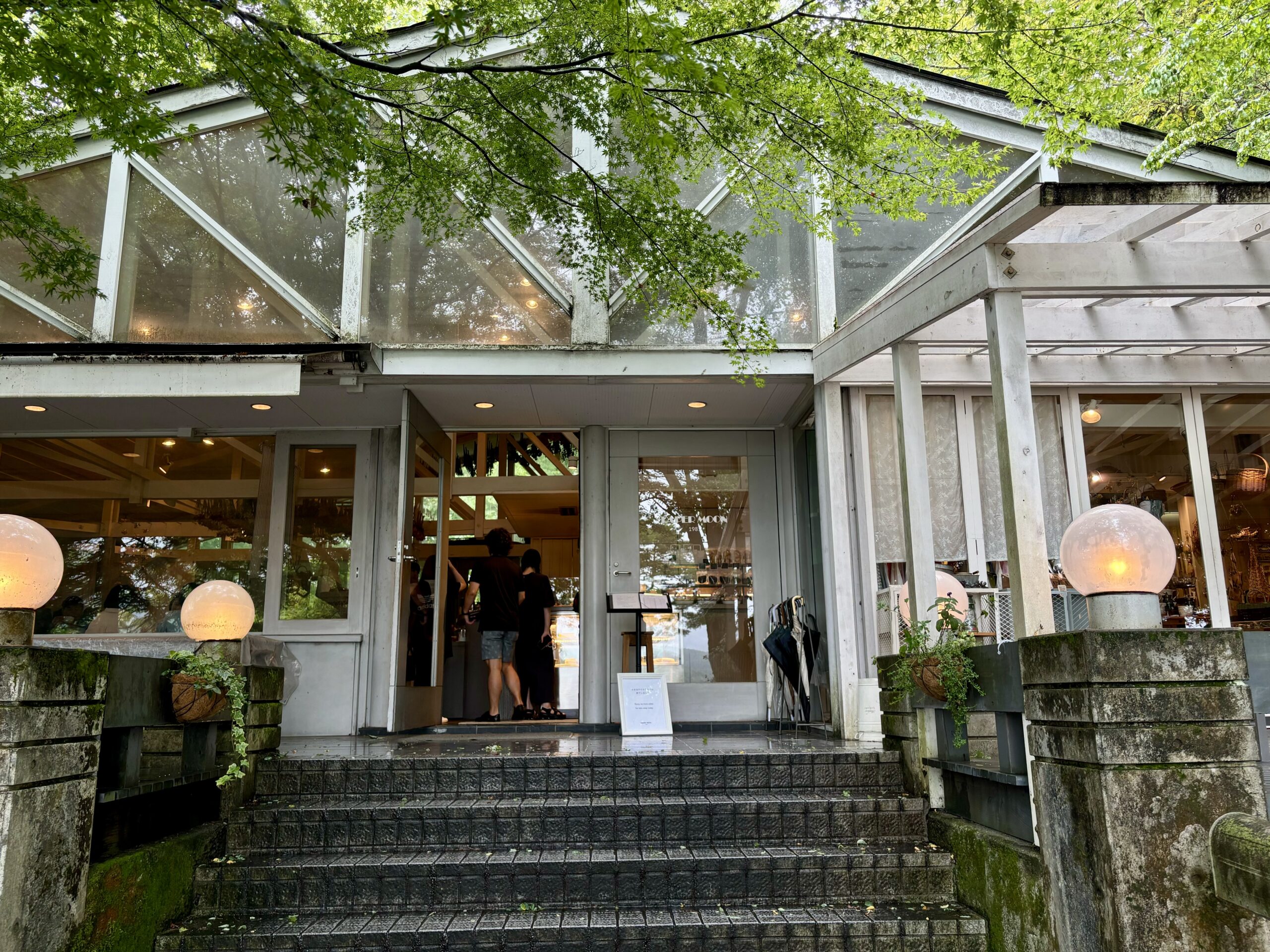 山中湖　カフェ　ペーパームーン